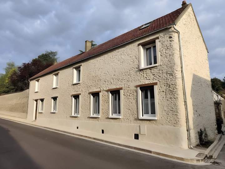 Bâtiment en parfait état Saint-Germain-sur-Avre