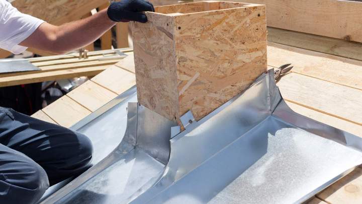 Eléments de zinguerie bien intégrés à la toiture Saint-Germain-sur-Avre